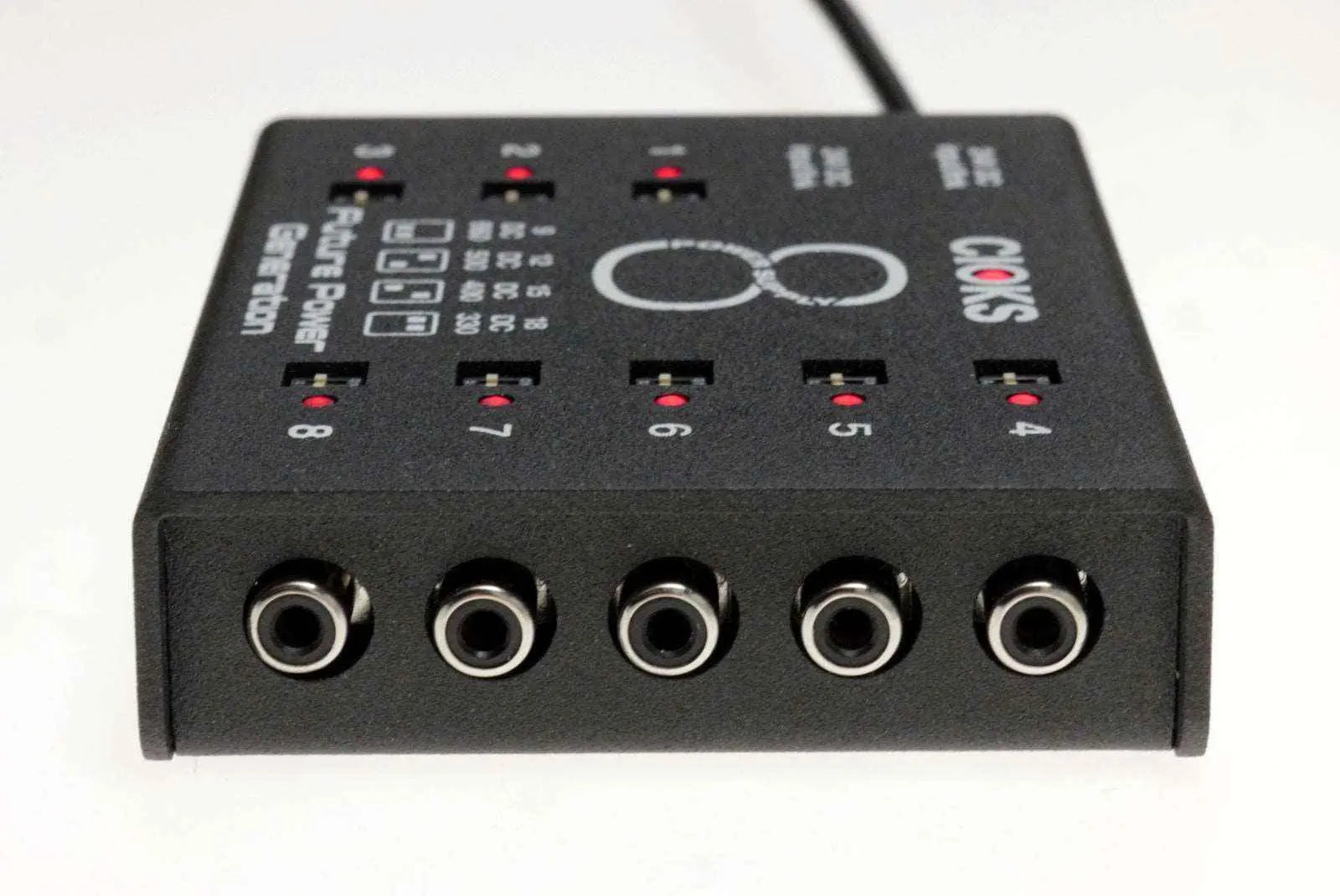 C8e- 8 isolated outputs. Expansion for the DC7