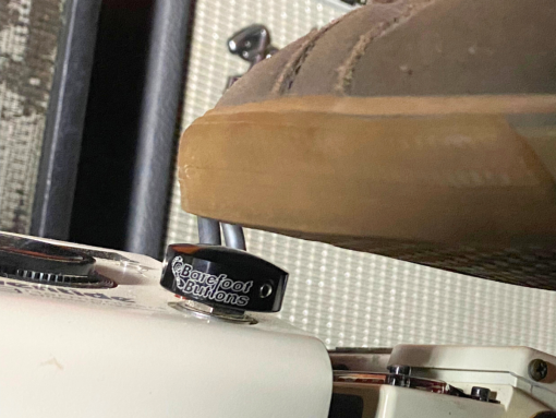 V1 Standard Black Barefoot Buttons